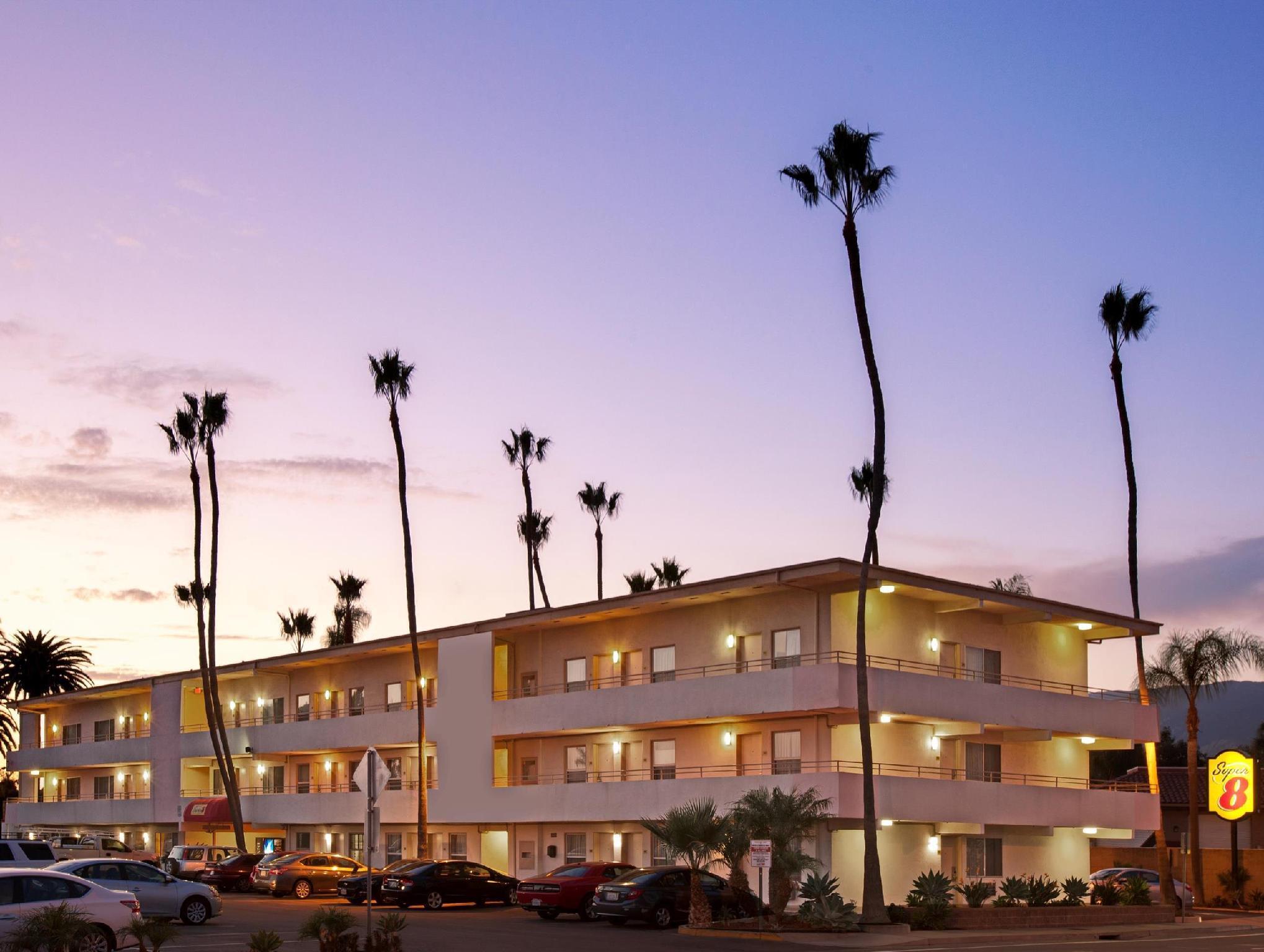 Super 8 By Wyndham Santa Barbara/Goleta Hotel Exterior foto